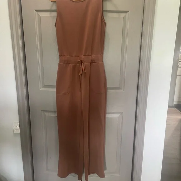 Brown Sleeveless Jumpsuit with Wide-Leg Silhouette - Picture 2 of 6